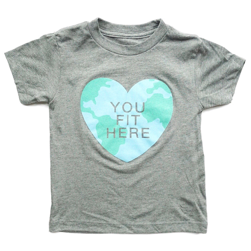 YOU FIT HERE KIDS GRAPHIC T-SHIRT BY EVERYKIND